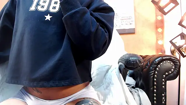 Snapshot of SaraSofia44 chatting on October 30, 8:17 pm SaraSofia44 online show from October 30, 8:17 pm