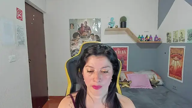 Aliiz 01 online show from April 22, 6:58 pm