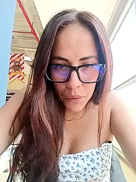 Snapshot of Lena-32 chatting on January 15, 5:05 pm Lena-32 online show from January 15, 5:05 pm