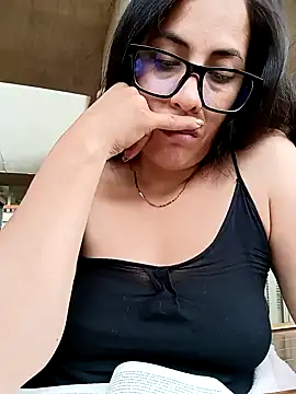 Snapshot of Lena-32 chatting on December 6, 7:39 pm Lena-32 online show from December 6, 7:39 pm