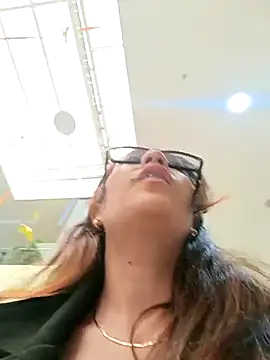 Snapshot of Lena-32 chatting on March 14, 6:18 pm Lena-32 online show from March 14, 6:18 pm