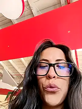 Snapshot of Lena-32 chatting on December 5, 4:28 pm Lena-32 online show from December 5, 4:28 pm