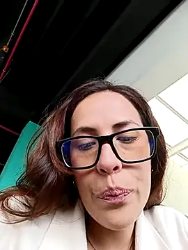 Snapshot of Lena-32 chatting on March 18, 8:26 pm Lena-32 online show from March 18, 8:26 pm