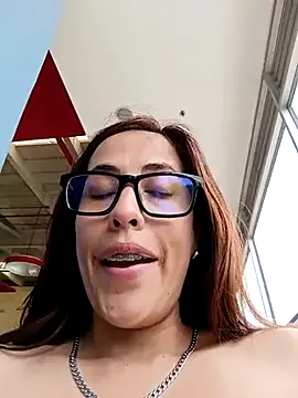 Snapshot of Lena-32 chatting on February 3, 7:31 pm Lena-32 online show from February 3, 7:31 pm