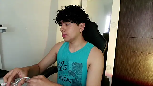 Snapshot of _nickconnor01 chatting on February 26, 8:47 pm nickconnor01 online show from February 26, 8:47 pm