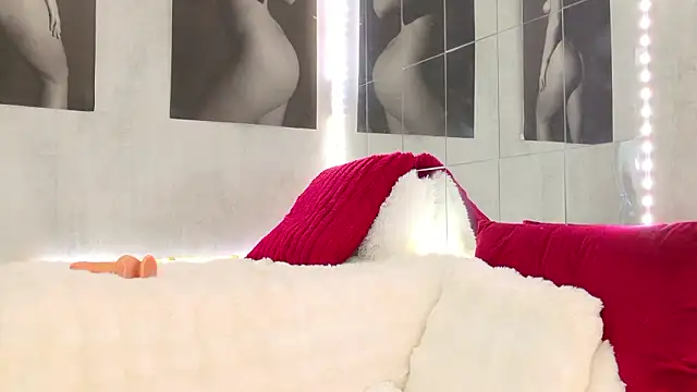 Snapshot of celia_chanel chatting on February 24, 6:03 am celia chanel online show from February 24, 6:03 am