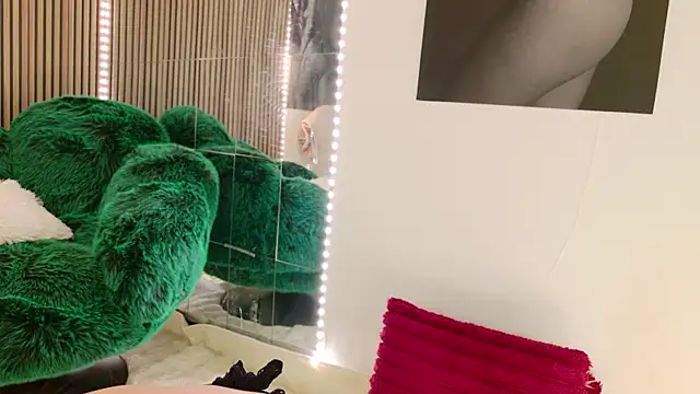 celia chanel online show from July 2, 5:13 am