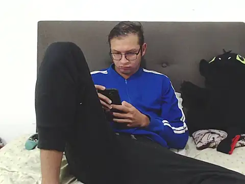 andy loverxx online show from February 8, 1:36 am