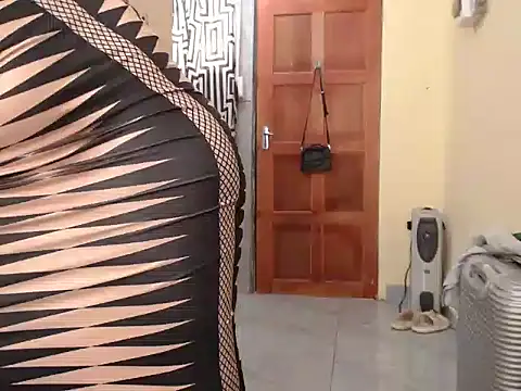 Snapshot of SALTRYHIPS29x chatting on October 21, 11:42 am SALTRYHIPS29x online show from October 21, 11:42 am