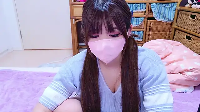 Snapshot of Megu_Melon chatting on October 6, 8:37 am Megu Melon online show from October 6, 8:37 am