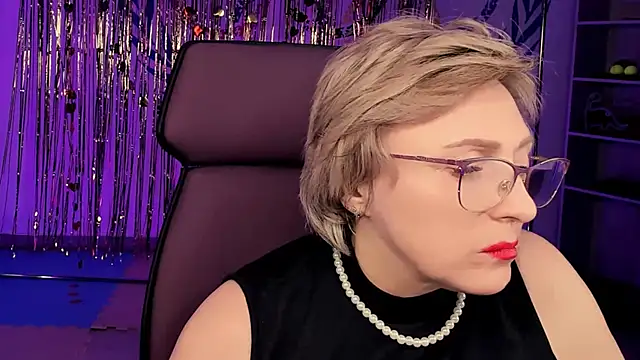 Snapshot of sugar_vivien chatting on February 22, 6:30 pm sugar vivien online show from February 22, 6:30 pm