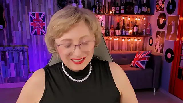 Snapshot of sugar_vivien chatting on March 7, 5:28 pm sugar vivien online show from March 7, 5:28 pm