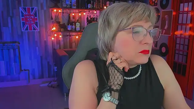Snapshot of sugar_vivien chatting on February 13, 1:15 pm sugar vivien online show from February 13, 1:15 pm