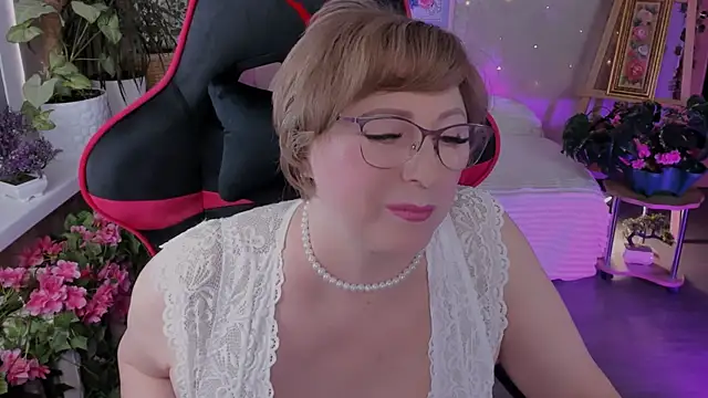 sugar vivien online show from April 14, 1:05 pm