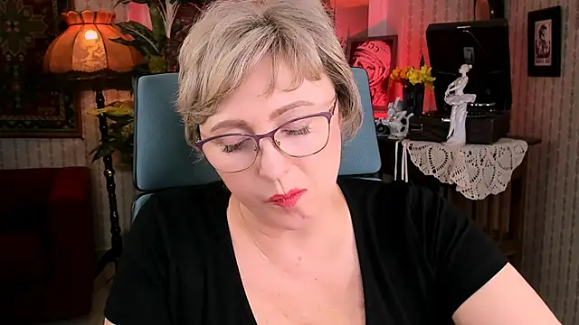 Snapshot of sugar_vivien chatting on February 20, 7:19 pm sugar vivien online show from February 20, 7:19 pm