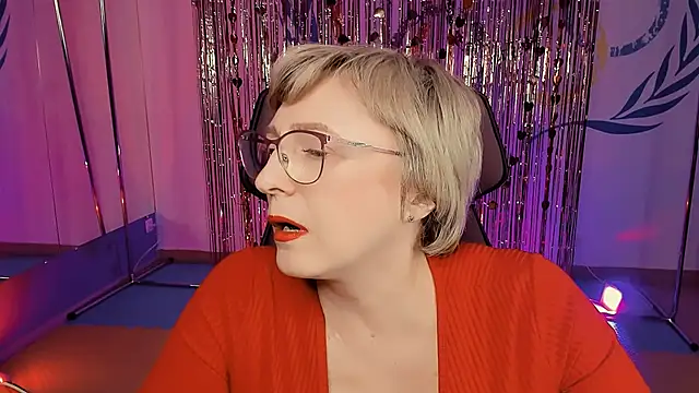 Snapshot of sugar_vivien chatting on February 28, 1:14 pm sugar vivien online show from February 28, 1:14 pm