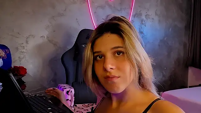 LeylaRosse online show from September 29, 7:26 am