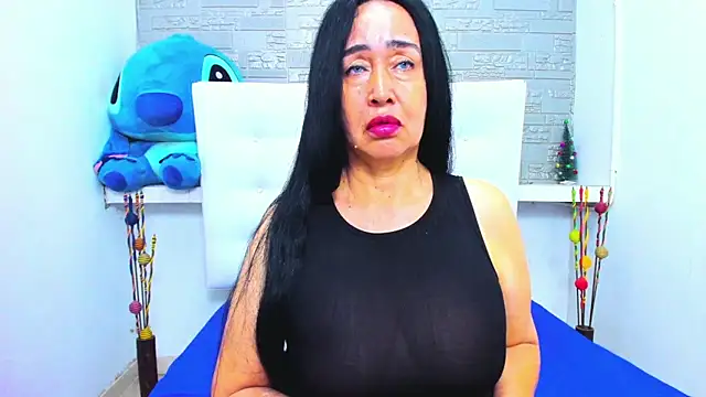 HorniestMilf online show from December 3, 11:25 pm