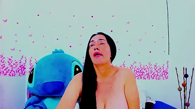 Snapshot of HorniestMilf chatting on June 12, 6:49 pm HorniestMilf online show from June 12, 6:49 pm