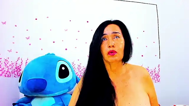 Snapshot of HorniestMilf chatting on July 4, 9:30 pm HorniestMilf online show from July 4, 9:30 pm