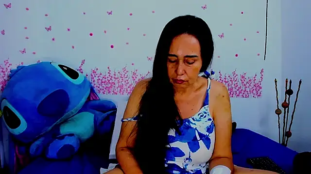 Snapshot of HorniestMilf chatting on July 1, 12:55 am HorniestMilf online show from July 1, 12:55 am
