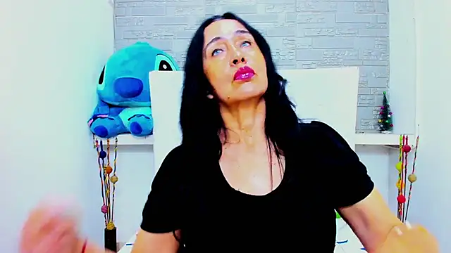 HorniestMilf online show from January 13, 7:40 pm