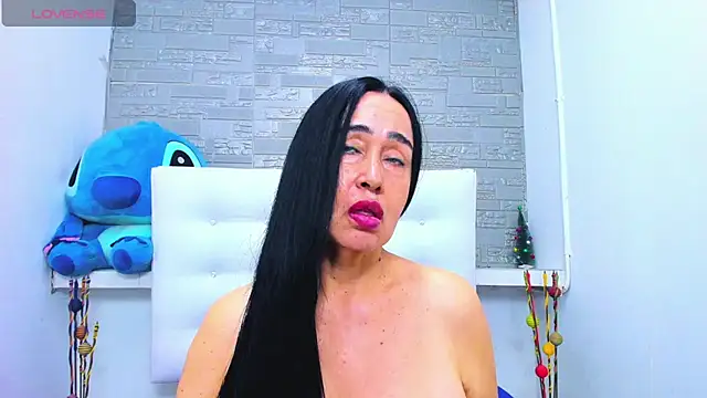 HorniestMilf online show from October 27, 9:38 pm