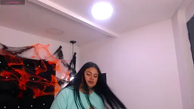 Mels  online show from October 31, 6:48 pm