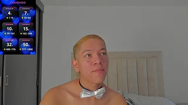 Snapshot of JulianRose_1 chatting on October 26, 11:21 am JulianRose 1 online show from October 26, 11:21 am