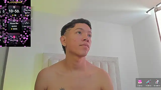Snapshot of JulianRose_1 chatting on March 19, 2:35 pm JulianRose 1 online show from March 19, 2:35 pm