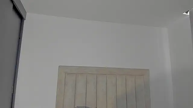 JulianRose 1 online show from May 28, 1:06 pm