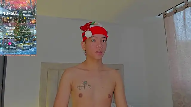 Snapshot of JulianRose_1 chatting on December 17, 11:48 am JulianRose 1 online show from December 17, 11:48 am