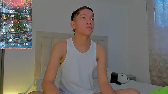 Snapshot of JulianRose_1 chatting on December 15, 11:38 am JulianRose 1 online show from December 15, 11:38 am