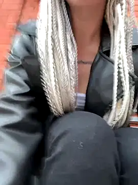 Snapshot of TwixCouple chatting on November 23, 1:10 pm TwixCouple online show from November 23, 1:10 pm