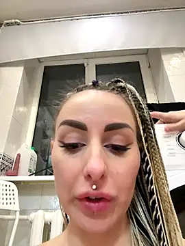 Snapshot of TwixCouple chatting on December 1, 6:42 pm TwixCouple online show from December 1, 6:42 pm