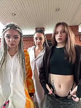 Snapshot of TwixCouple chatting on November 28, 1:11 pm TwixCouple online show from November 28, 1:11 pm