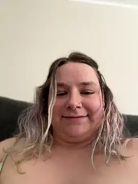 Snapshot of kitten0760 chatting on May 25, 4:06 pm kitten0760 online show from May 25, 4:06 pm