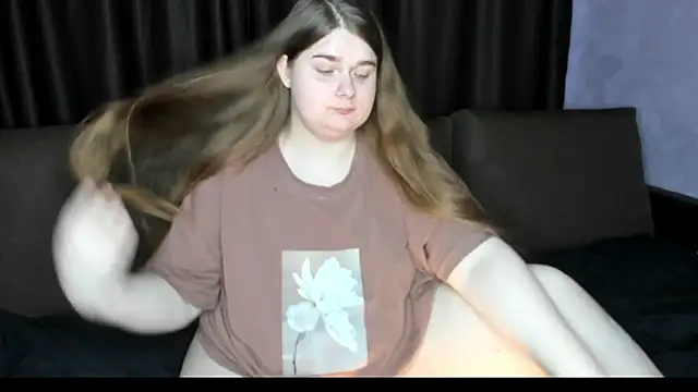 Snapshot of Aushpana chatting on November 11, 10:21 am Aushpana online show from November 11, 10:21 am