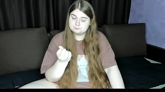 Snapshot of Aushpana chatting on November 13, 10:19 am Aushpana online show from November 13, 10:19 am