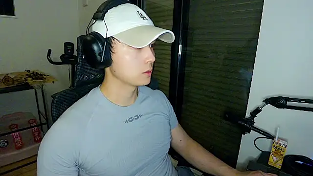 Tkcqcc online show from May 10, 3:36 pm