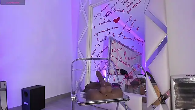 Snapshot of paulina_soto chatting on January 12, 2:03 am paulina soto online show from January 12, 2:03 am