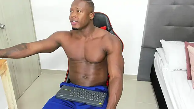 sexy blackman3606 online show from February 3, 9:39 pm