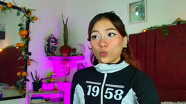 alisson zafiro  online show from March 29, 3:19 am