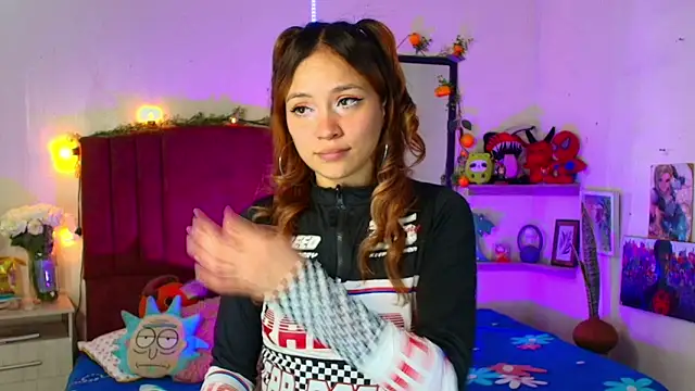 Snapshot of alisson_zafiro_ chatting on February 12, 3:17 am alisson zafiro online show from February 12, 3:17 am