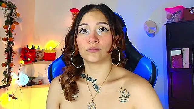 Snapshot of alisson_zafiro_ chatting on June 4, 3:11 am alisson zafiro online show from June 4, 3:11 am