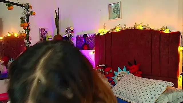 alisson zafiro  online show from April 12, 3:21 am