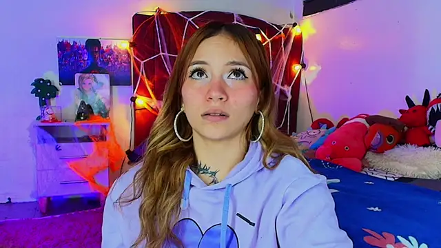 alisson zafiro  online show from October 22, 3:17 am