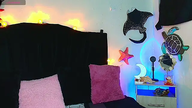 Snapshot of alisson_zafiro_ chatting on July 9, 9:10 am alisson zafiro online show from July 9, 9:10 am
