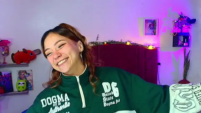 Snapshot of alisson_zafiro_ chatting on February 24, 3:18 am alisson zafiro online show from February 24, 3:18 am