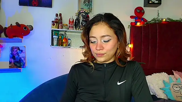 alisson zafiro  online show from March 13, 3:00 am